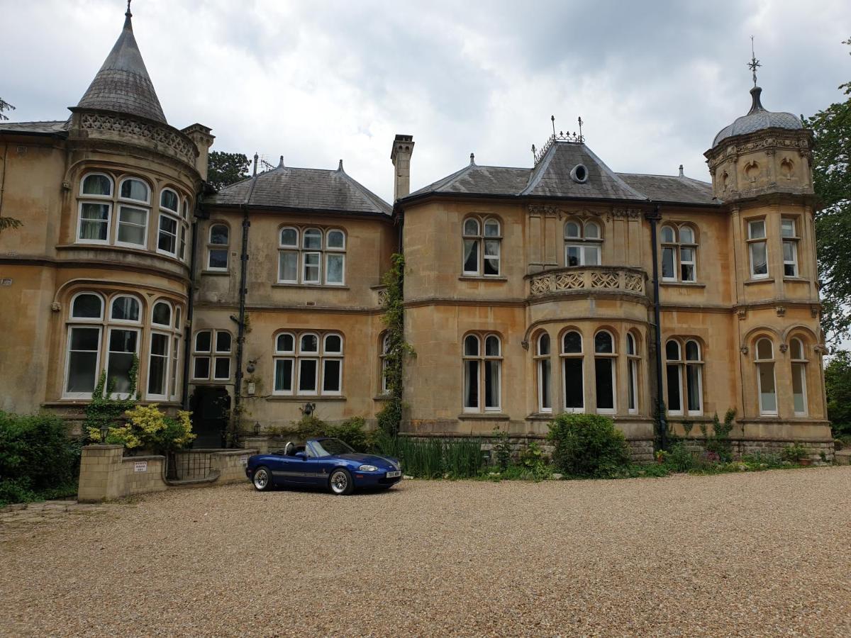 Fieldways Hotel Trowbridge Exterior photo